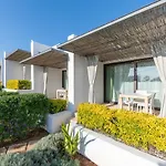 Masseria Samenti 호텔 *